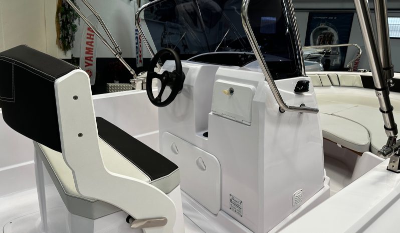 Ranieri International Voyager 19S pieno